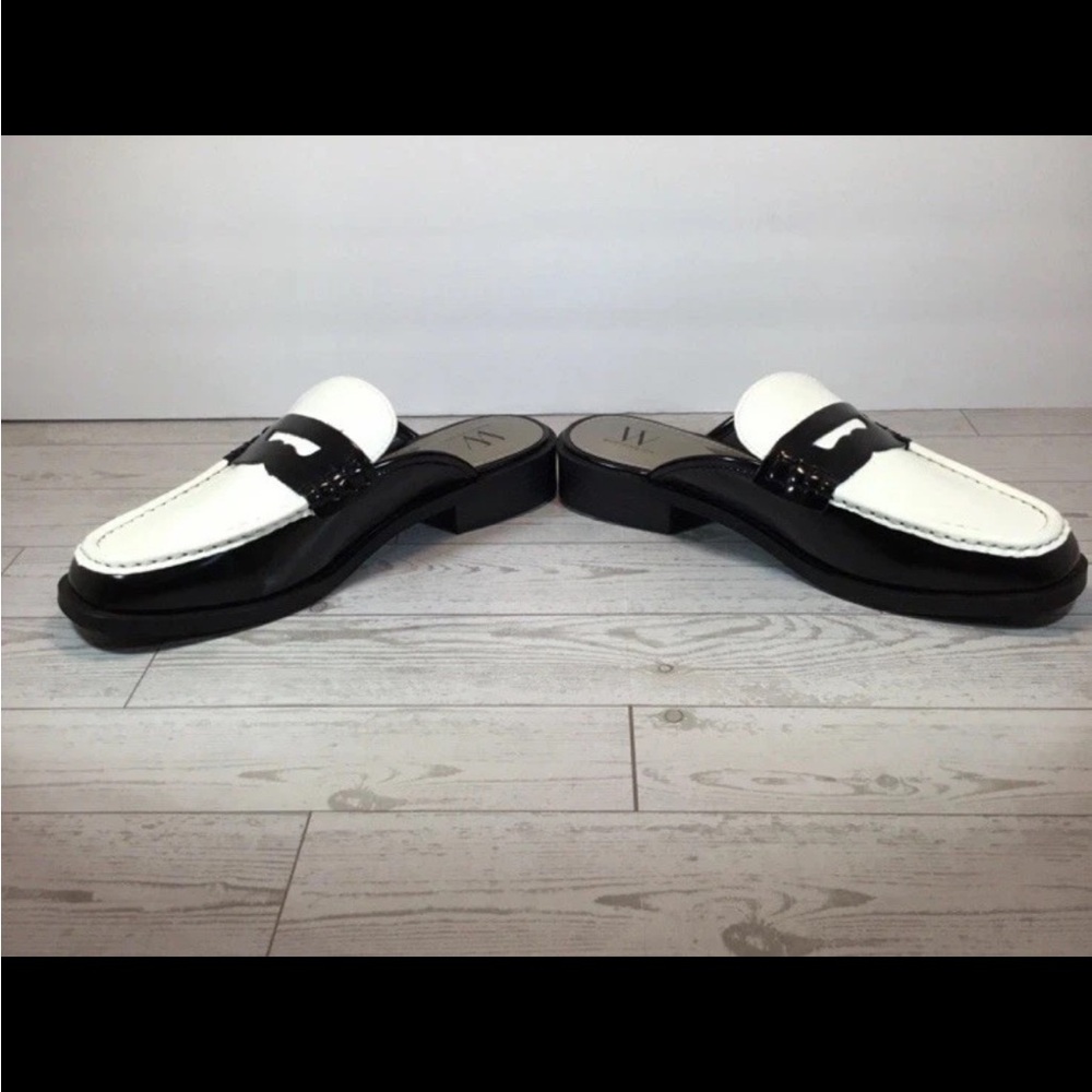Women Worthington Destin Size 5M Mules/ Slip On Penny Loafers Black & White - Picture 3 of 13